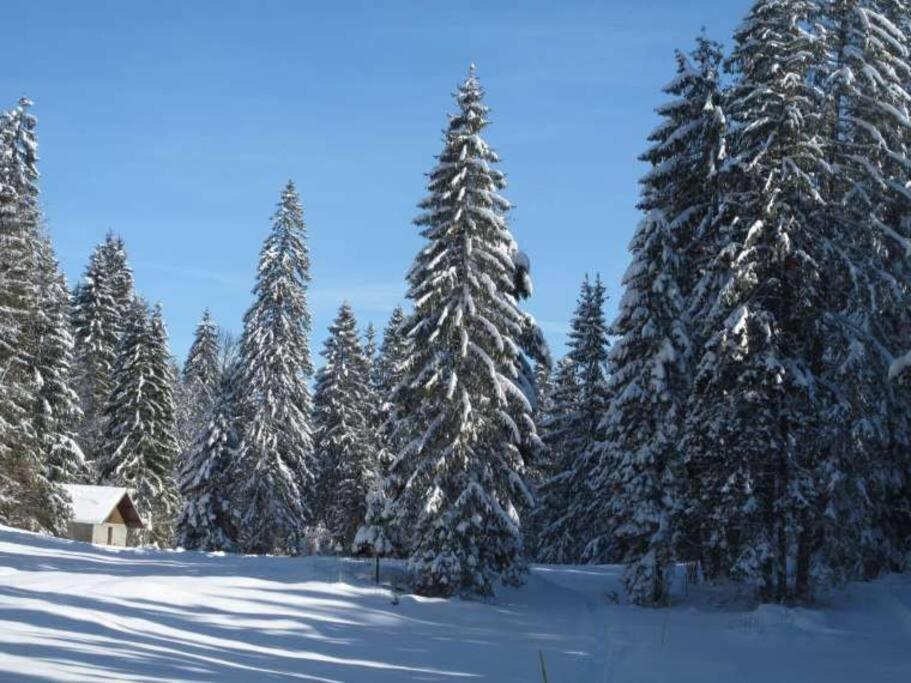 Les Cabanes De Pellier Charcier Exteriör bild