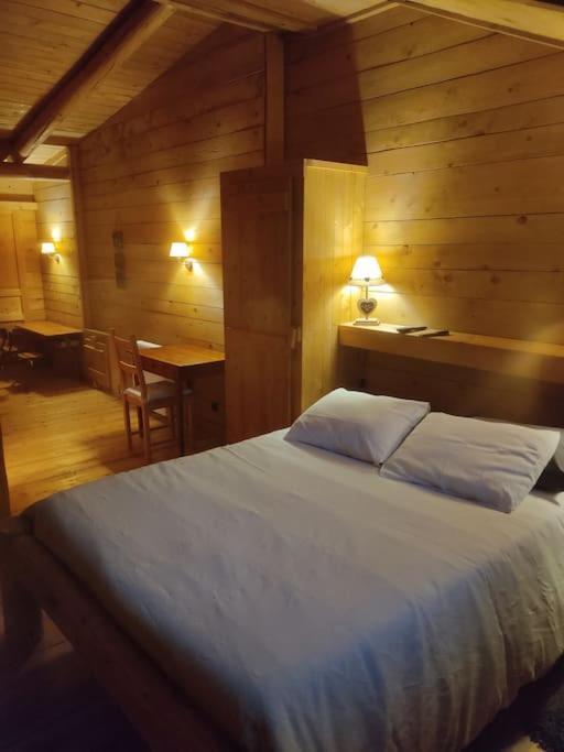 Les Cabanes De Pellier Charcier Exteriör bild